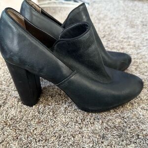 Me Too Black Women's Heeled Shoes